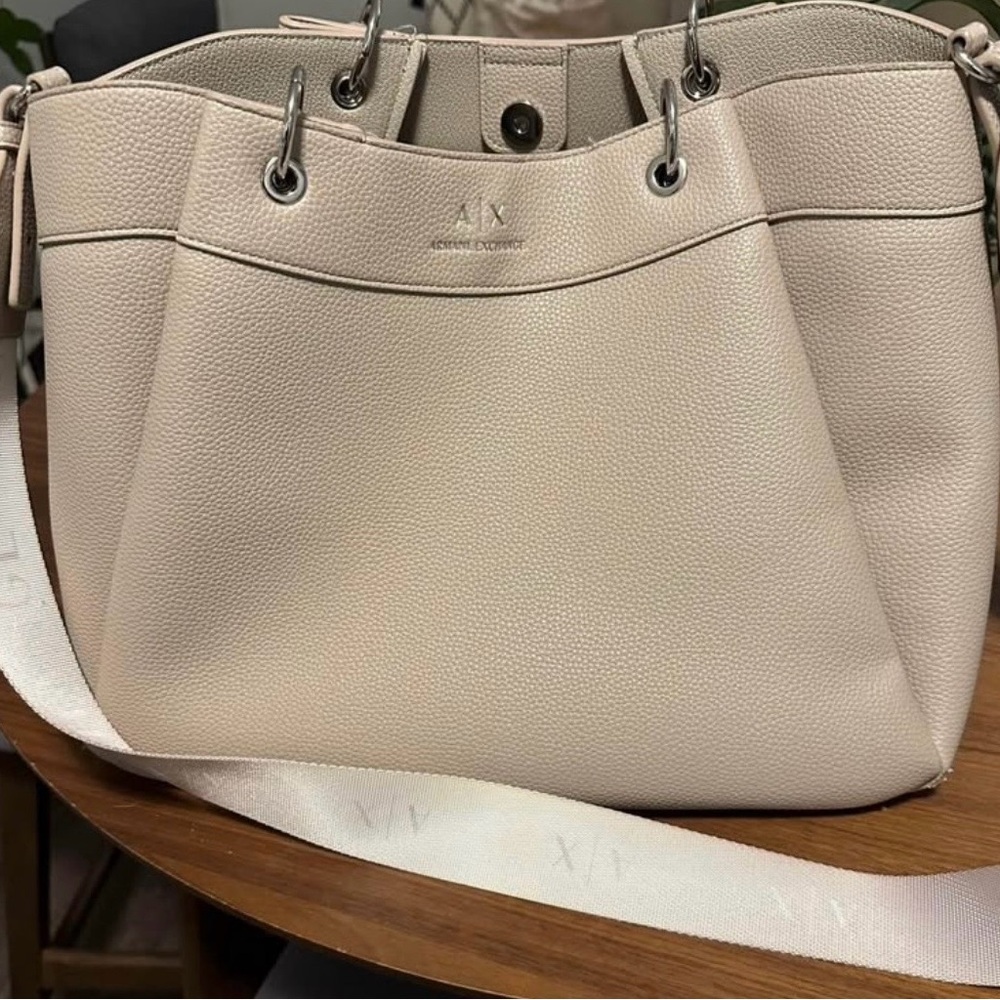 Armani exchange shoulder bag, perfect for any season.